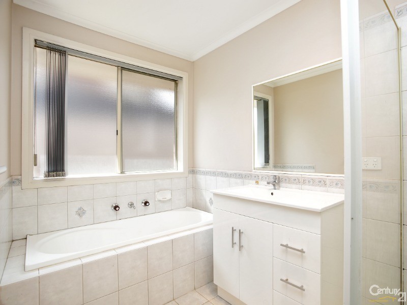 28 Hennessy Way, Dandenong North VIC 3175