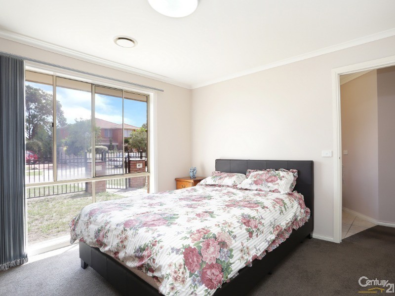 28 Hennessy Way, Dandenong North VIC 3175