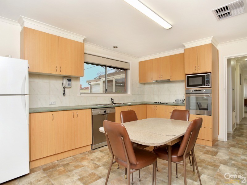 12 Large Street, Springvale VIC 3171