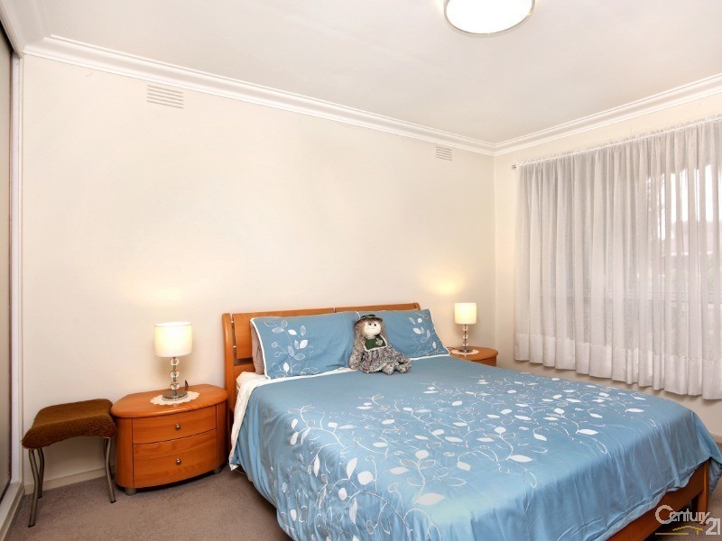 12 Large Street, Springvale VIC 3171