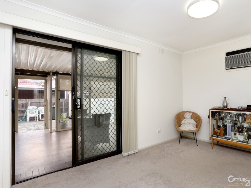 12 Large Street, Springvale VIC 3171