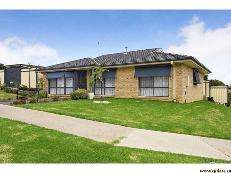 34 Silver Gum Drive, Pakenham VIC 3810