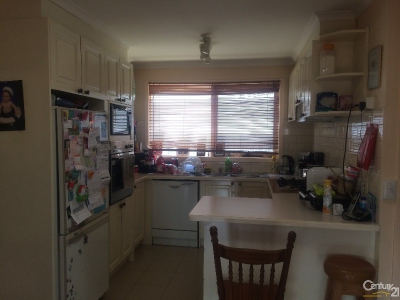 105 Courtney Avenue, Cranbourne North VIC 3977