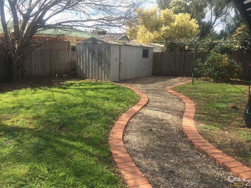 105 Courtney Avenue, Cranbourne North VIC 3977