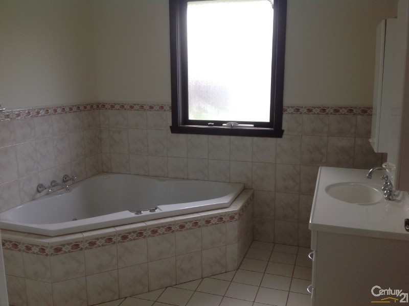 30 Chelsea Avenue, Mulgrave VIC 3170