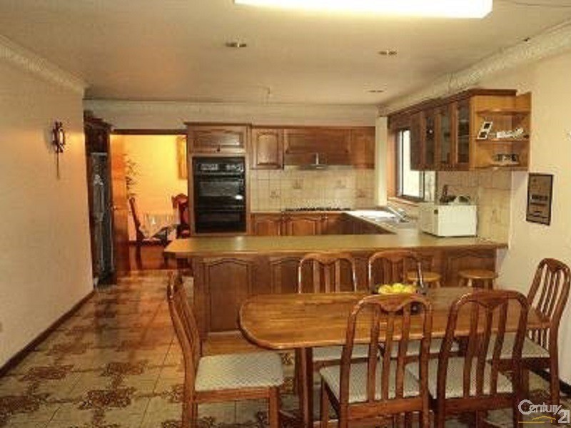 37 Holmbury Boulevard, Mulgrave VIC 3170