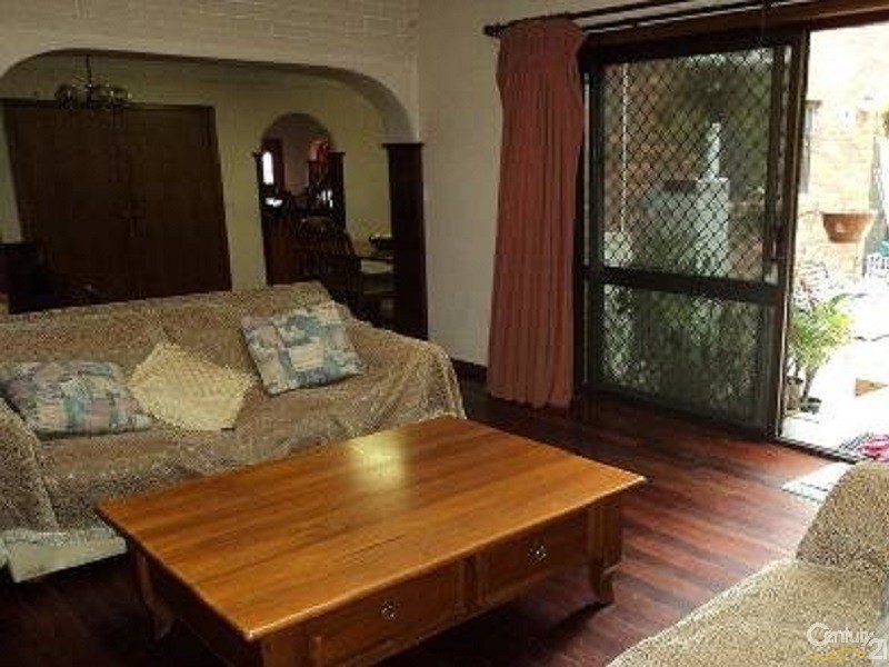 37 Holmbury Boulevard, Mulgrave VIC 3170