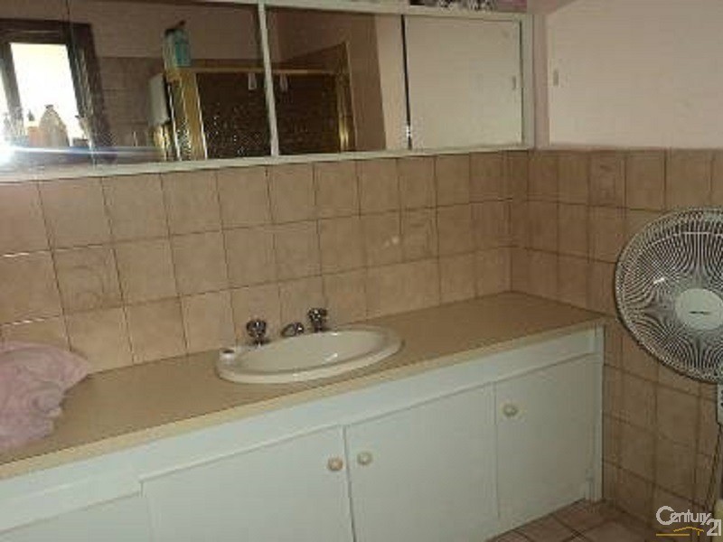 37 Holmbury Boulevard, Mulgrave VIC 3170