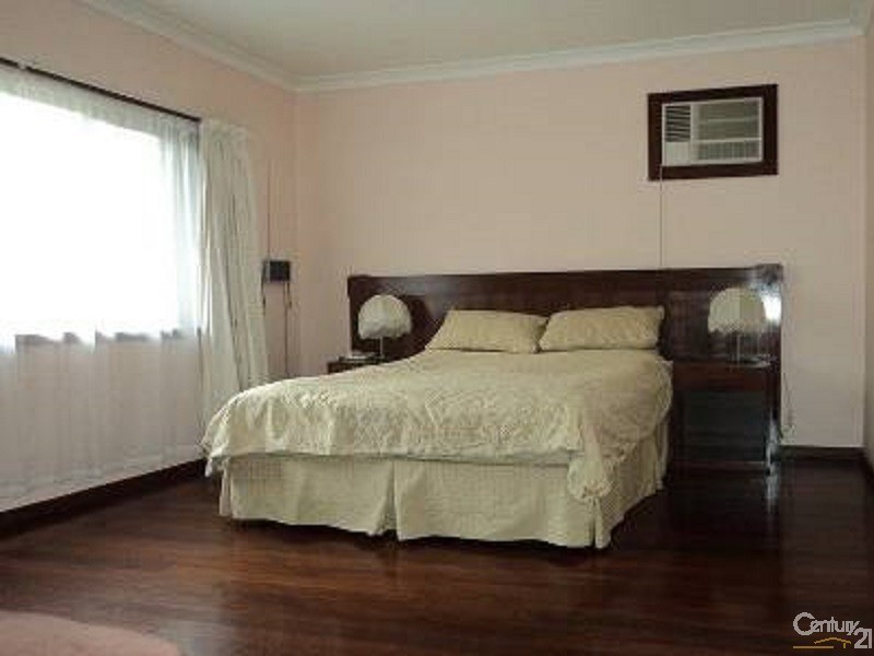 37 Holmbury Boulevard, Mulgrave VIC 3170