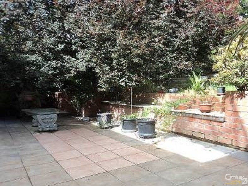 37 Holmbury Boulevard, Mulgrave VIC 3170