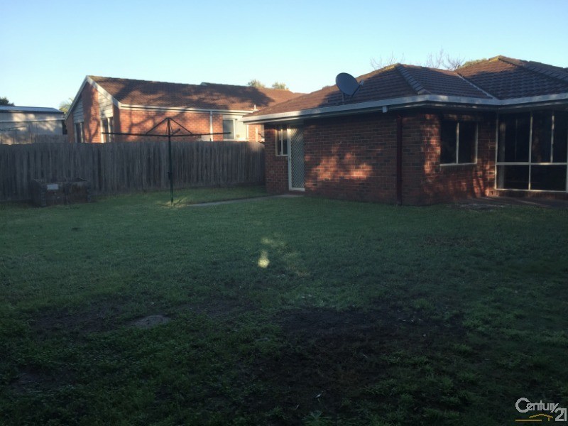 11 Madeleine Court, Somerville VIC 3912