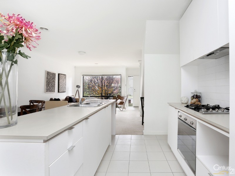 16 Camville Road, Mulgrave VIC 3170