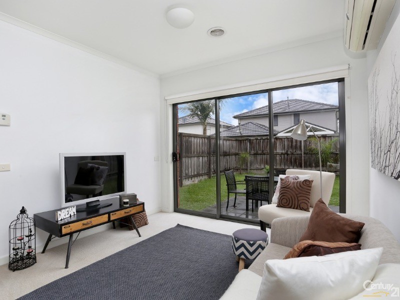 16 Camville Road, Mulgrave VIC 3170