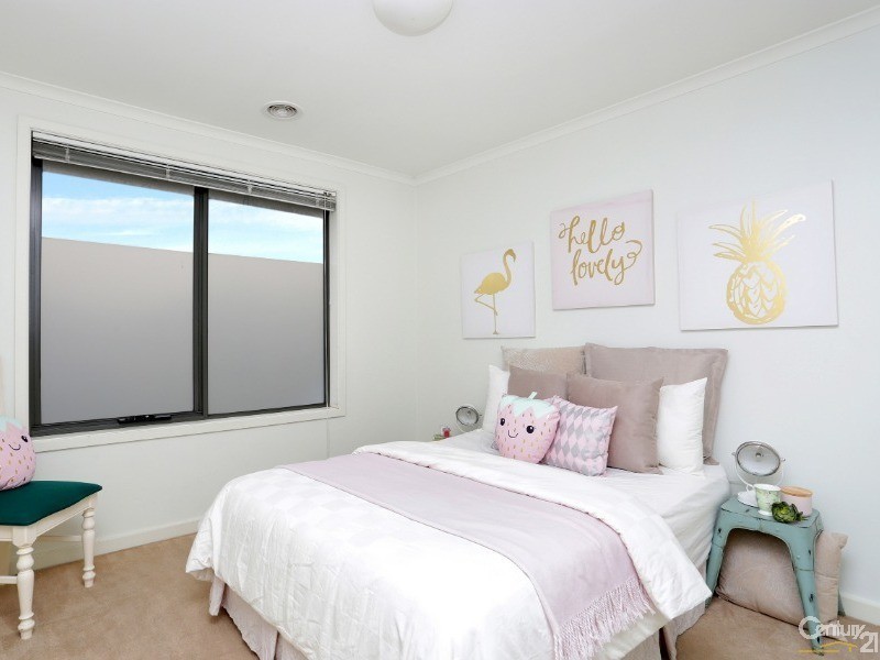 16 Camville Road, Mulgrave VIC 3170