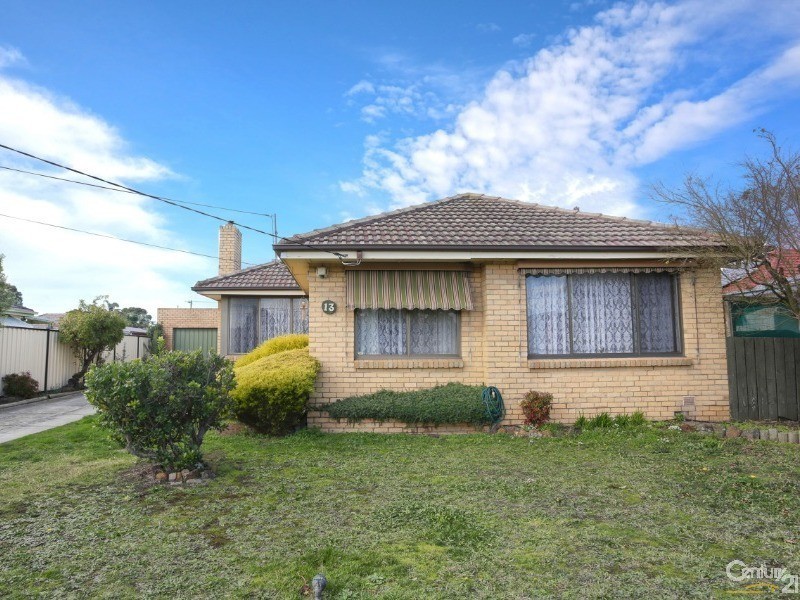 13 Leeside Street, Dandenong North VIC 3175