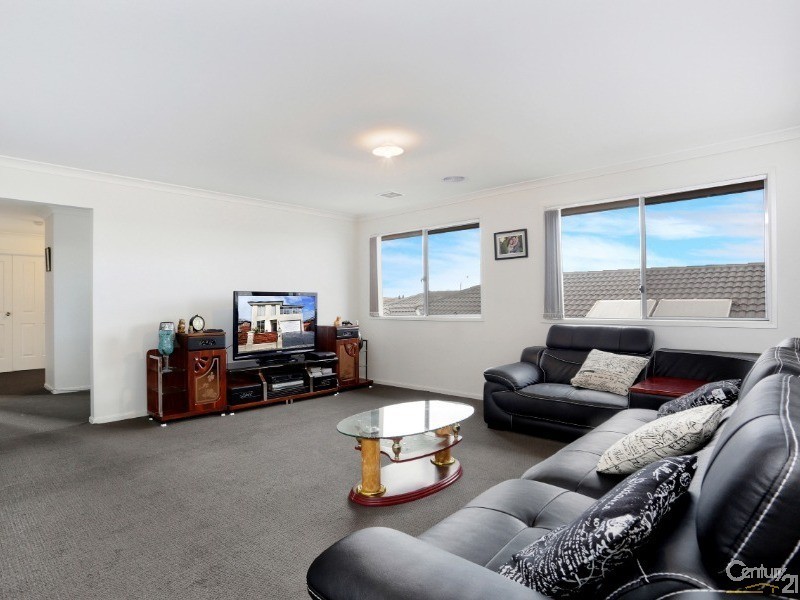 7 Hermes Avenue, Cranbourne West VIC 3977
