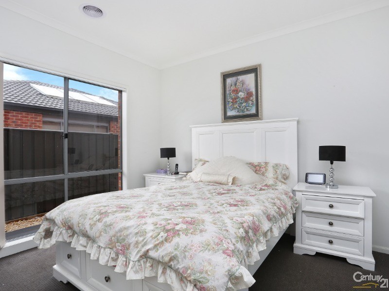 7 Hermes Avenue, Cranbourne West VIC 3977
