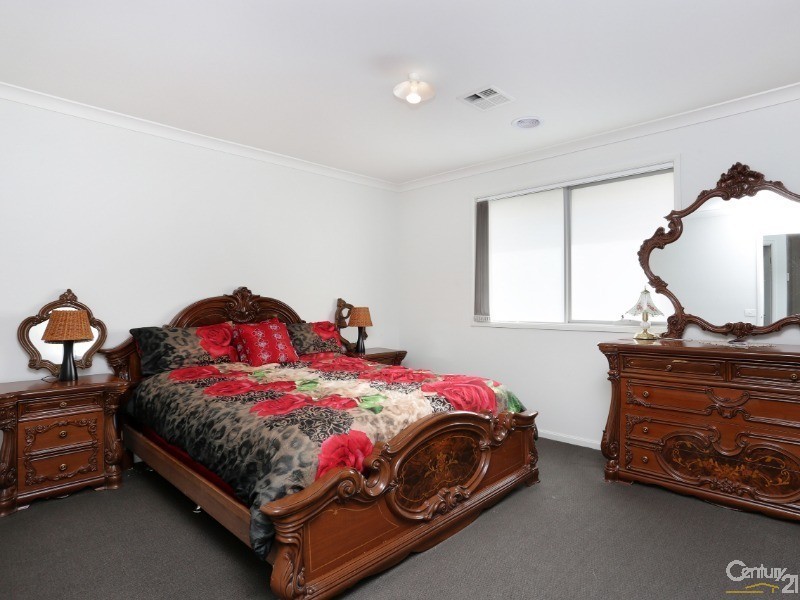 7 Hermes Avenue, Cranbourne West VIC 3977