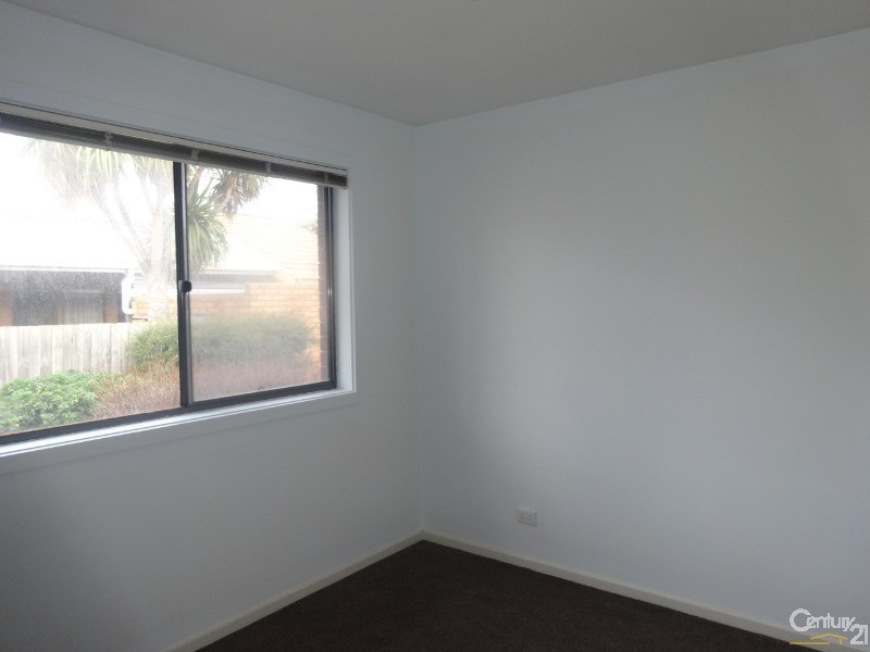 2/43 Paterson Road, Springvale South VIC 3172