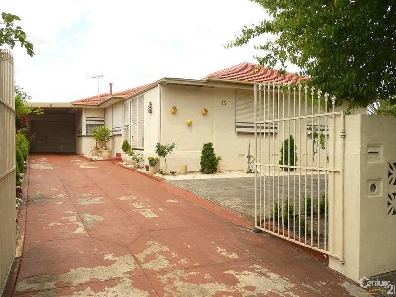 15 Sheldon Place, Clayton South VIC 3169