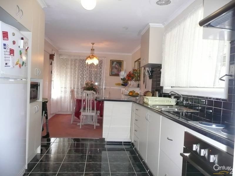 15 Sheldon Place, Clayton South VIC 3169