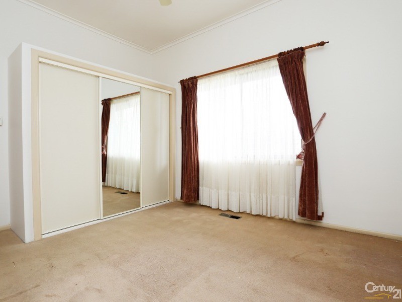 92 Liege Avenue, Noble Park VIC 3174