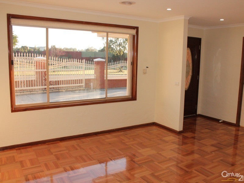 77 Nettle Drive, Hallam VIC 3803