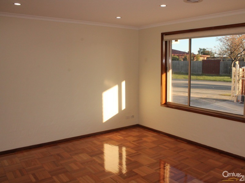 77 Nettle Drive, Hallam VIC 3803