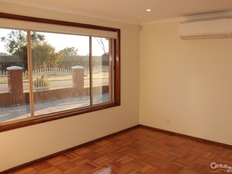 77 Nettle Drive, Hallam VIC 3803