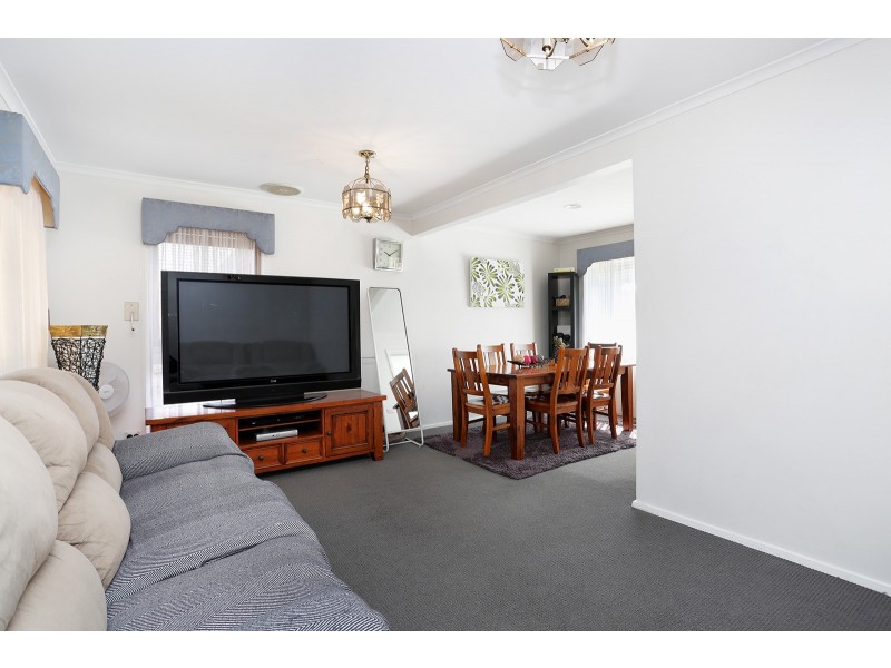 15 Bundeena Ave, Keysborough VIC 3173