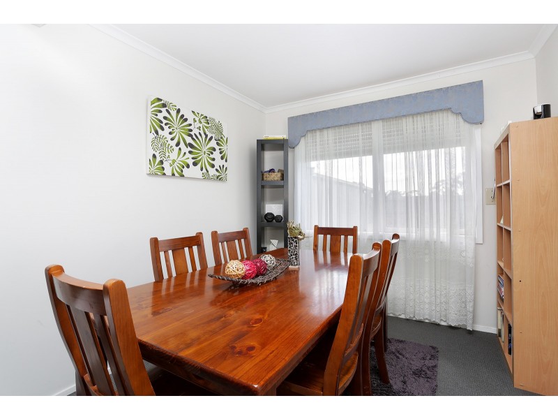 15 Bundeena Ave, Keysborough VIC 3173