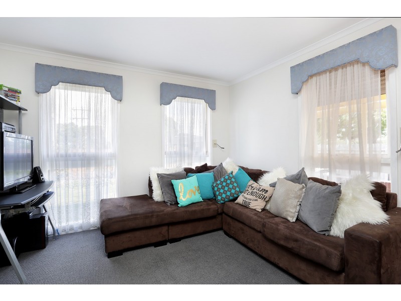 15 Bundeena Ave, Keysborough VIC 3173