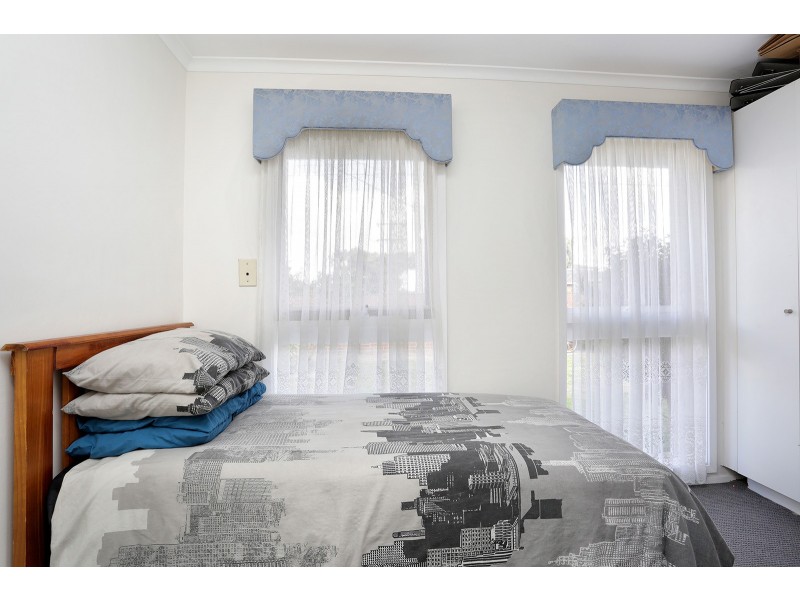 15 Bundeena Ave, Keysborough VIC 3173