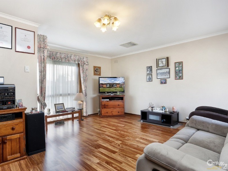 53 Kuringgai Cres, Noble Park VIC 3174