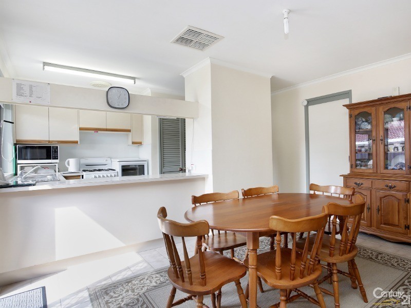 53 Kuringgai Cres, Noble Park VIC 3174