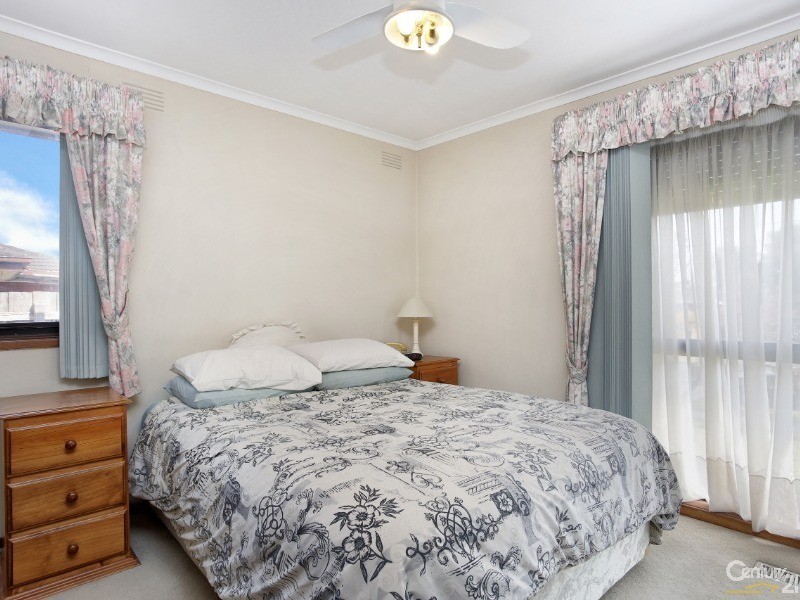 53 Kuringgai Cres, Noble Park VIC 3174