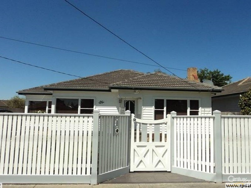 24 Lee Avenue, Springvale VIC 3171