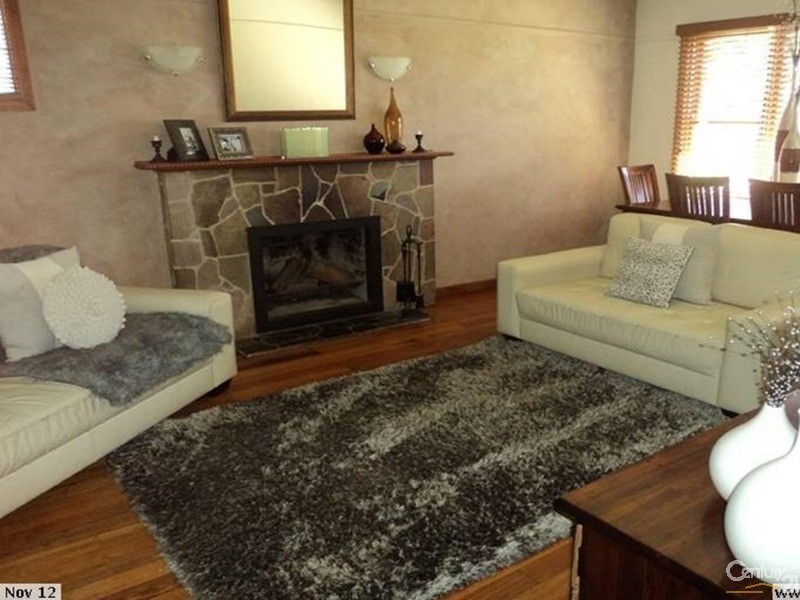 24 Lee Avenue, Springvale VIC 3171