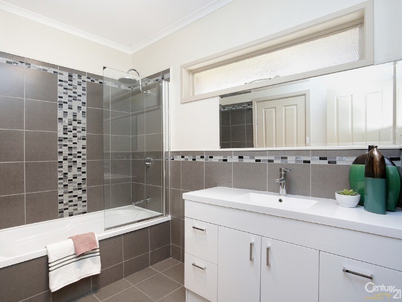 31 Hampton Drive, Hampton Park VIC 3976