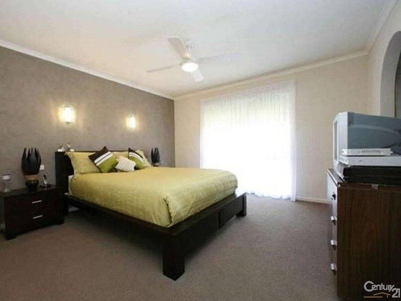 45 Deschamp Crescent, Rowville VIC 3178