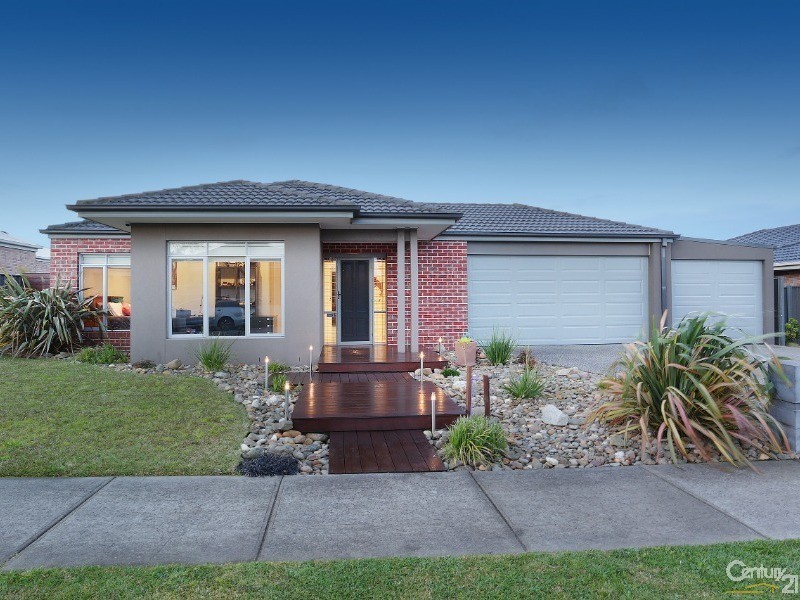 12 Lumina Ave, Cranbourne North VIC 3977