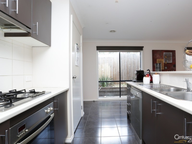 2/75 Athol Road, Springvale South VIC 3172