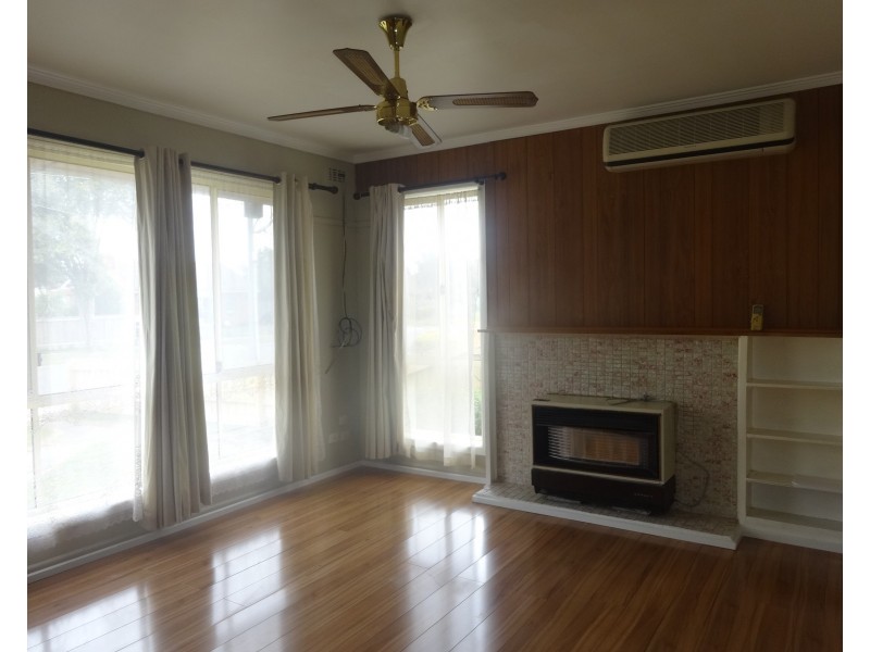 35 Hughes Crescent, Dandenong North VIC 3175