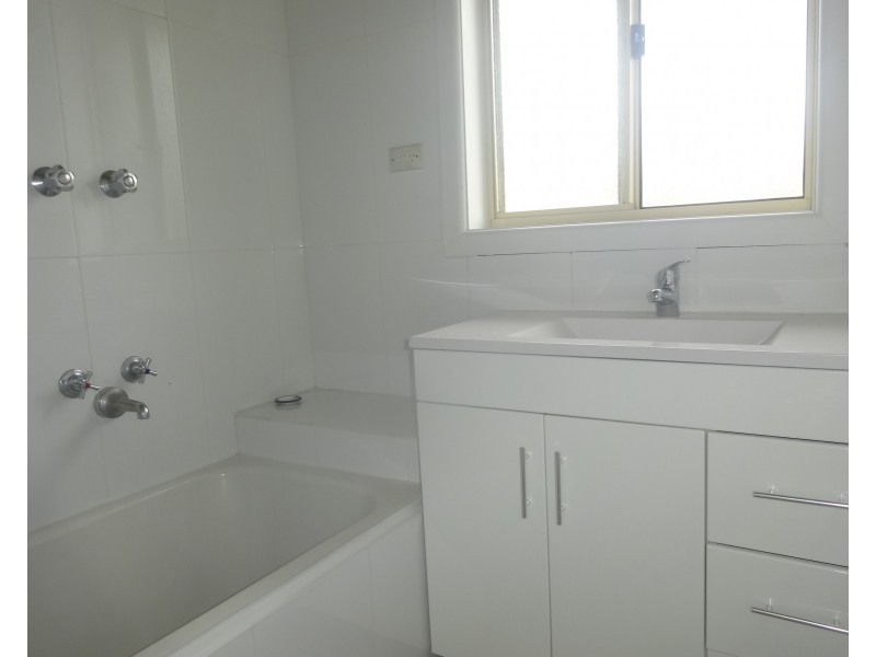 35 Hughes Crescent, Dandenong North VIC 3175