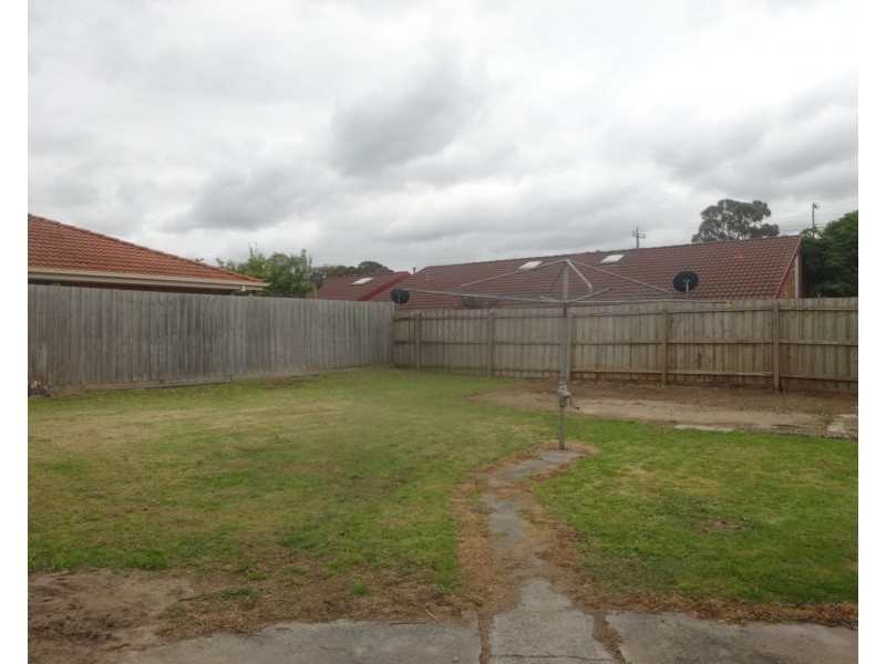 35 Hughes Crescent, Dandenong North VIC 3175