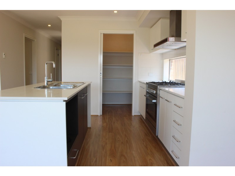 46 Dahlia Crescent, Keysborough VIC 3173