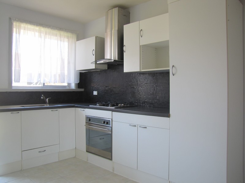 2/33 Gladstone Road, Dandenong VIC 3175