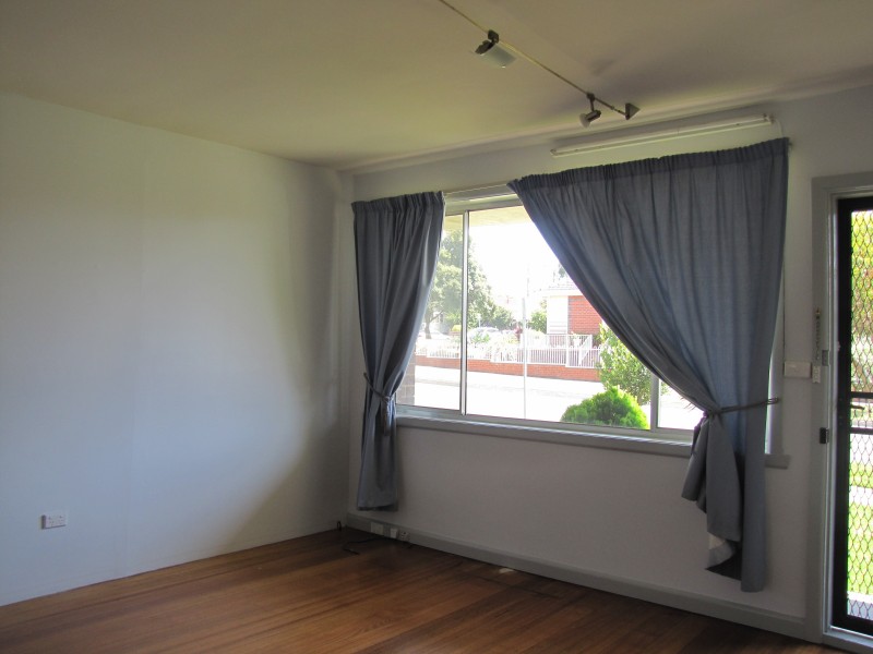 2/33 Gladstone Road, Dandenong VIC 3175