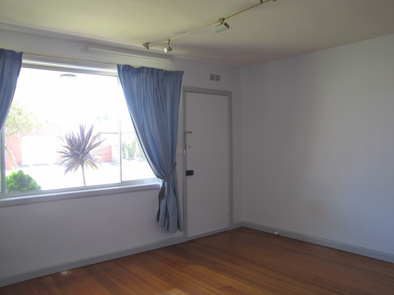 2/33 Gladstone Road, Dandenong VIC 3175