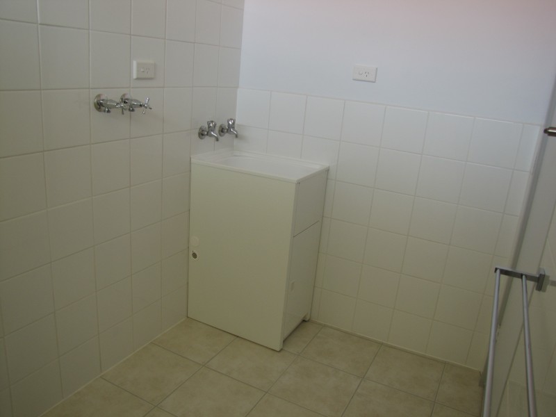 2/33 Gladstone Road, Dandenong VIC 3175